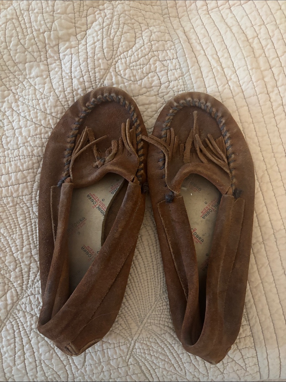 Minnetonka Brown Suede Fringe Moccasin Flats